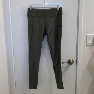 Pact PureActive Pocket leggings. Organic cotton